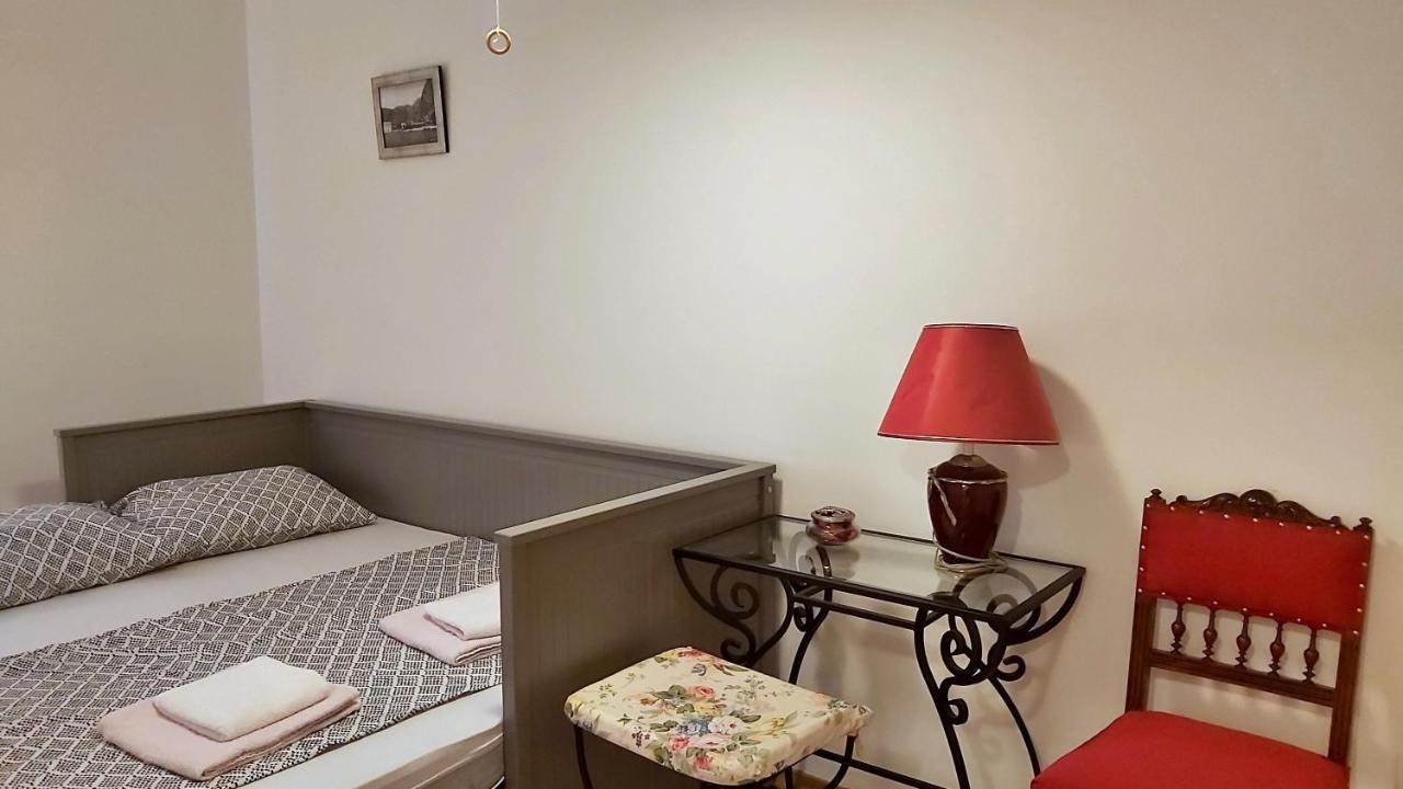 אומיס Apartment Lora מראה חיצוני תמונה