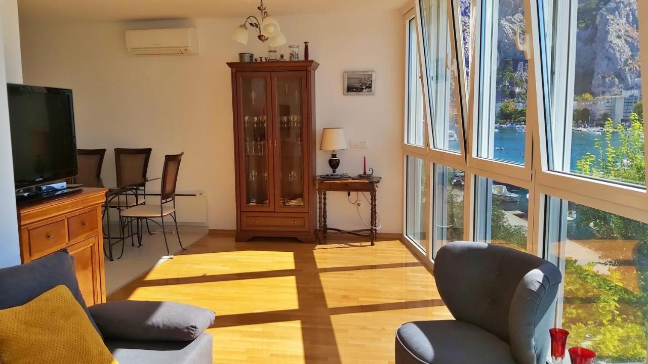 אומיס Apartment Lora מראה חיצוני תמונה