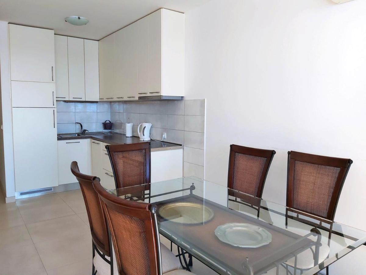 אומיס Apartment Lora מראה חיצוני תמונה
