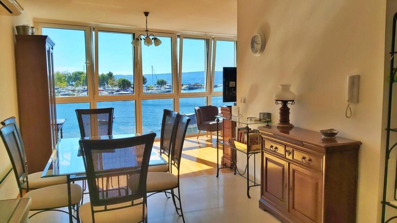 אומיס Apartment Lora מראה חיצוני תמונה