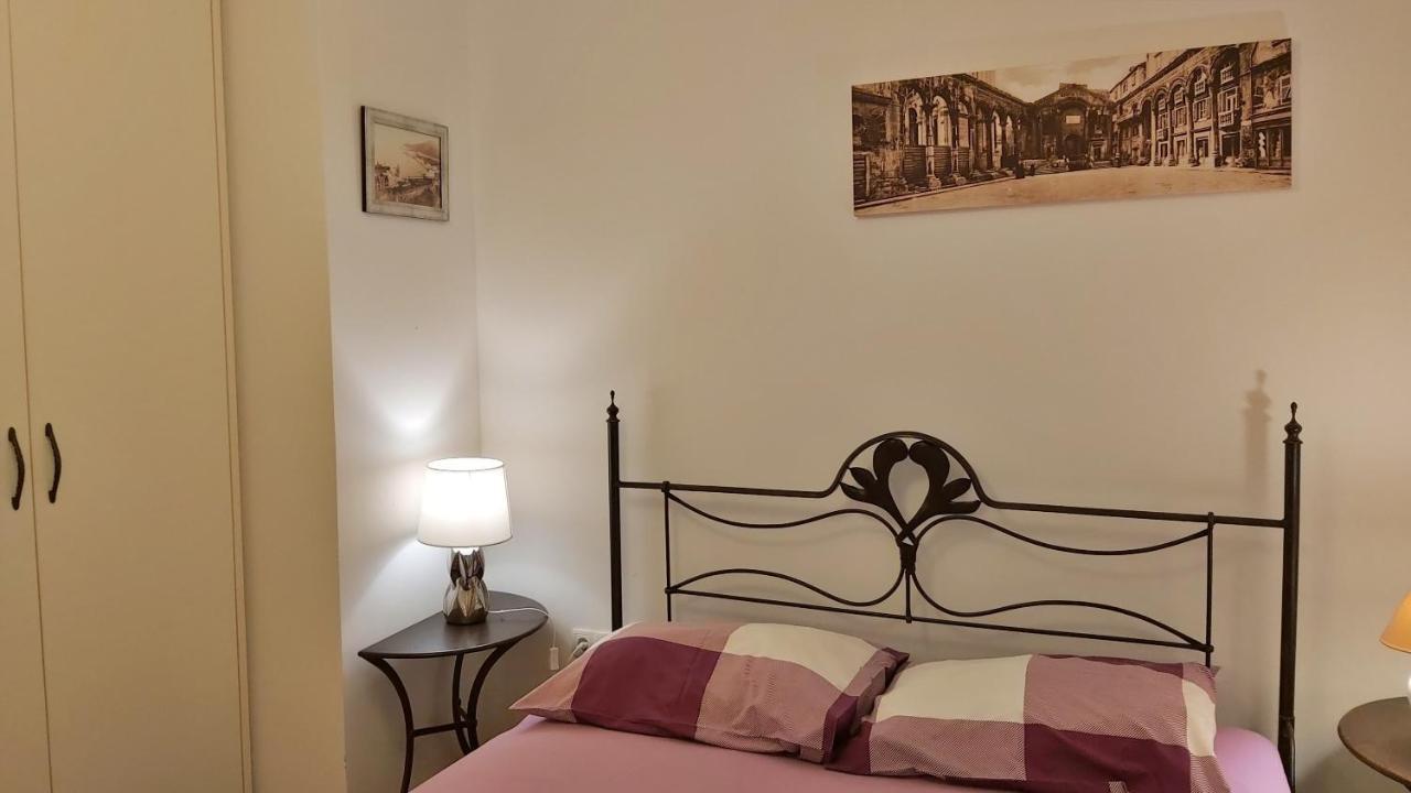 אומיס Apartment Lora מראה חיצוני תמונה