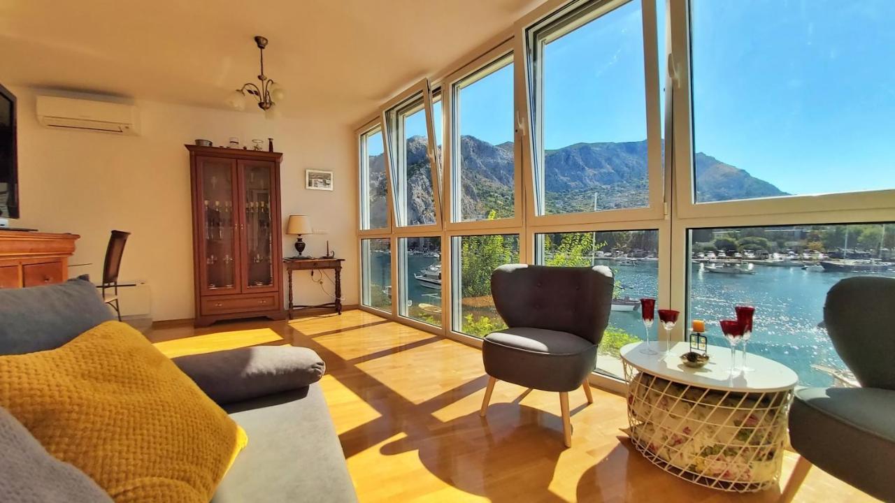 אומיס Apartment Lora מראה חיצוני תמונה