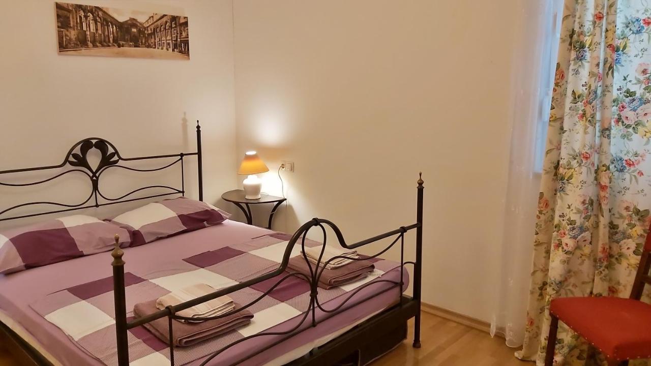 אומיס Apartment Lora מראה חיצוני תמונה