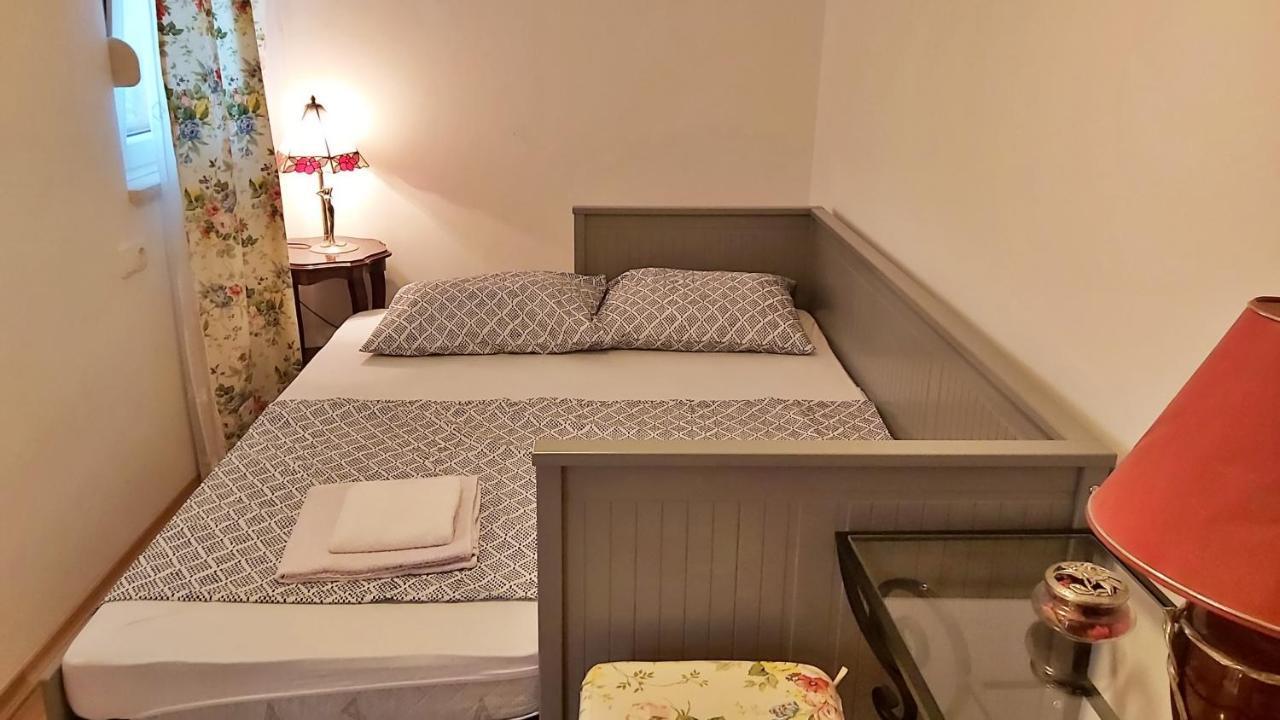 אומיס Apartment Lora מראה חיצוני תמונה