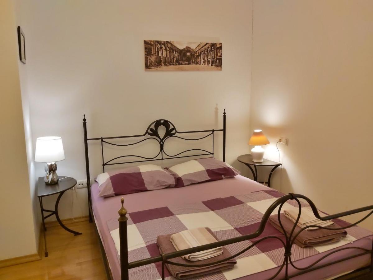 אומיס Apartment Lora מראה חיצוני תמונה