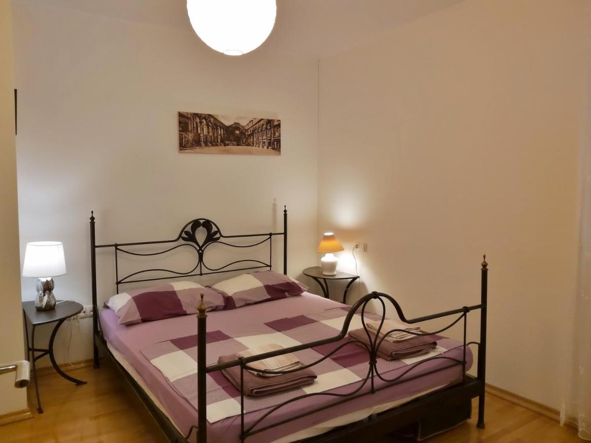 אומיס Apartment Lora מראה חיצוני תמונה