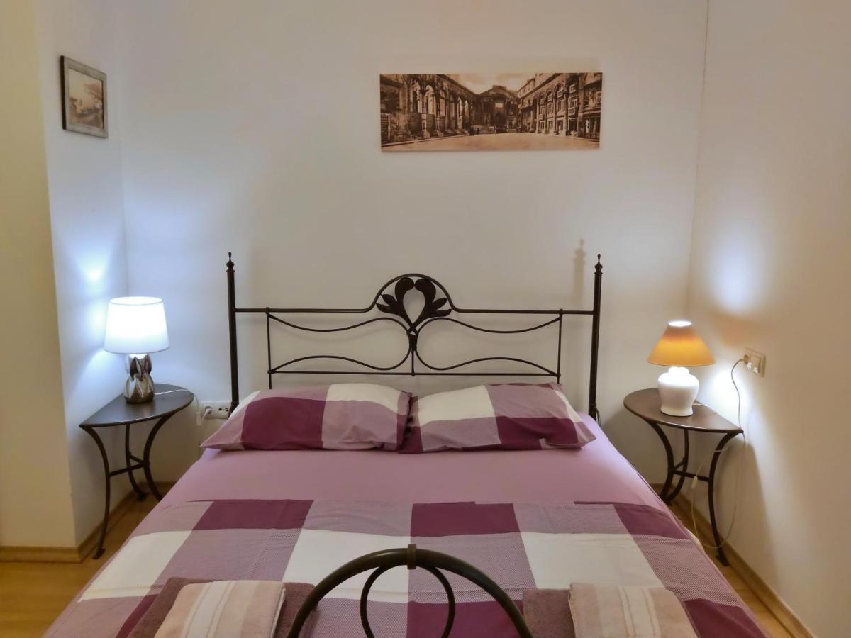 אומיס Apartment Lora מראה חיצוני תמונה
