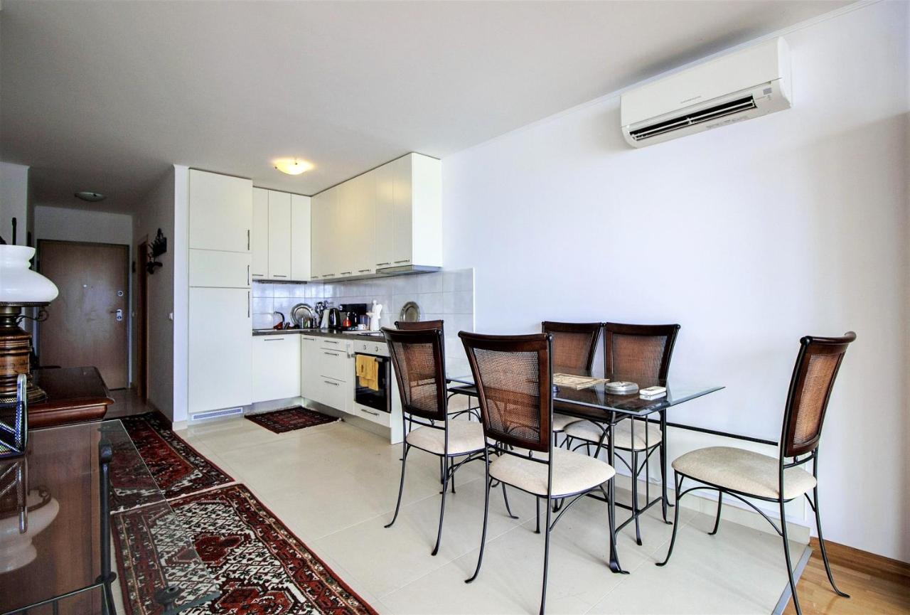 אומיס Apartment Lora מראה חיצוני תמונה